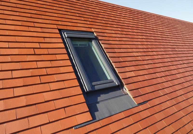 Fen&ecirc;tre de toit Velux : soigner l'&eacute;tanch&eacute;it&eacute; de la toiture &agrave; Cou&euml;ron